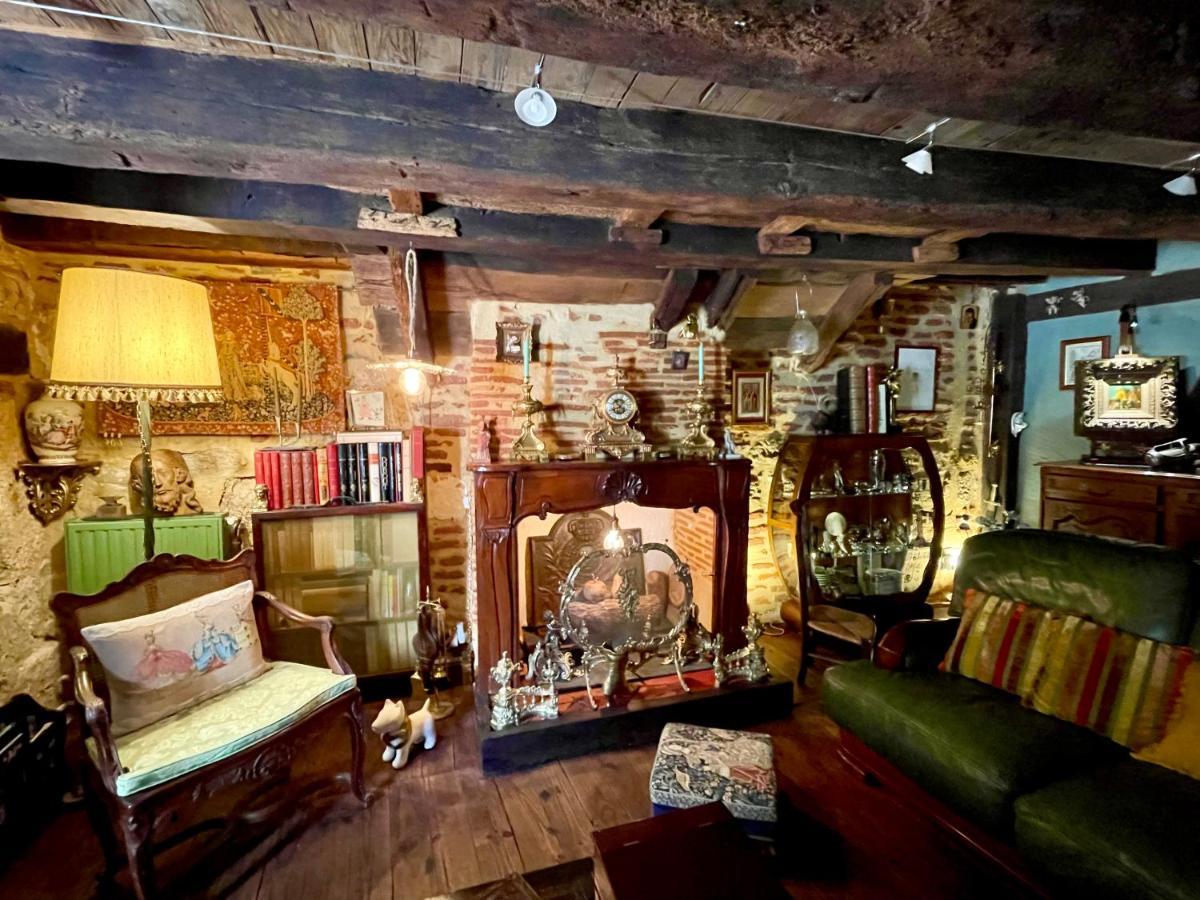 Le Colombier De Cyrano Et Roxane Bed & Breakfast Bergerac Exterior photo