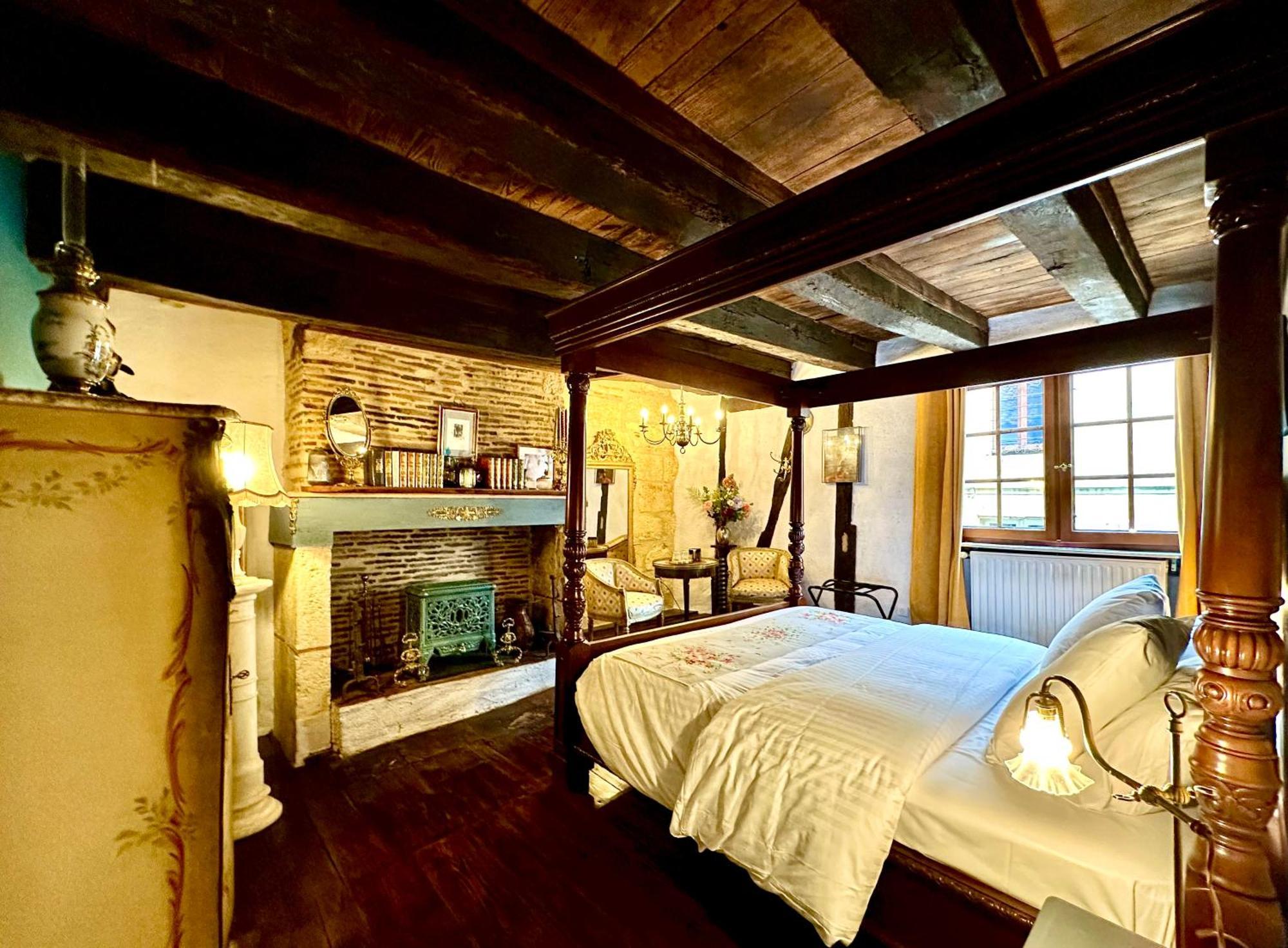 Le Colombier De Cyrano Et Roxane Bed & Breakfast Bergerac Exterior photo