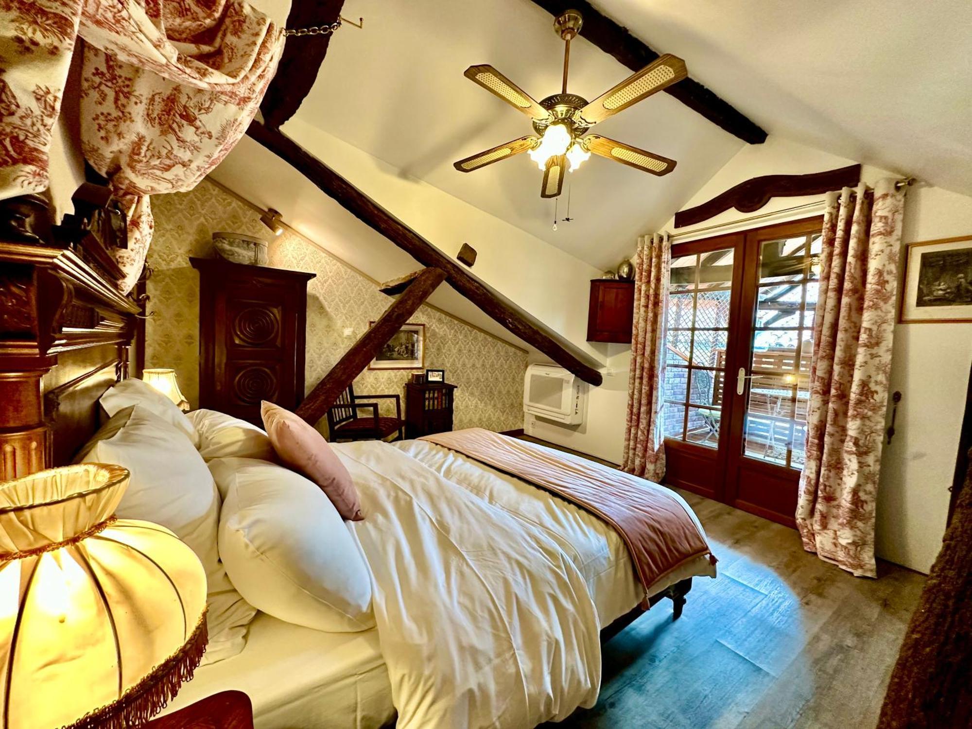 Le Colombier De Cyrano Et Roxane Bed & Breakfast Bergerac Exterior photo